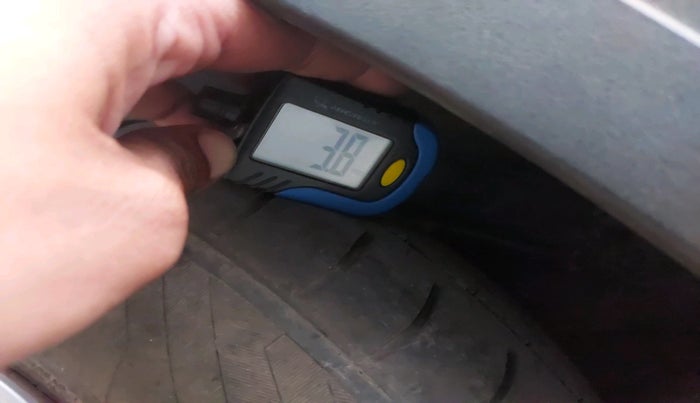 2021 Hyundai VENUE S 1.2, Petrol, Manual, 17,456 km, tyre