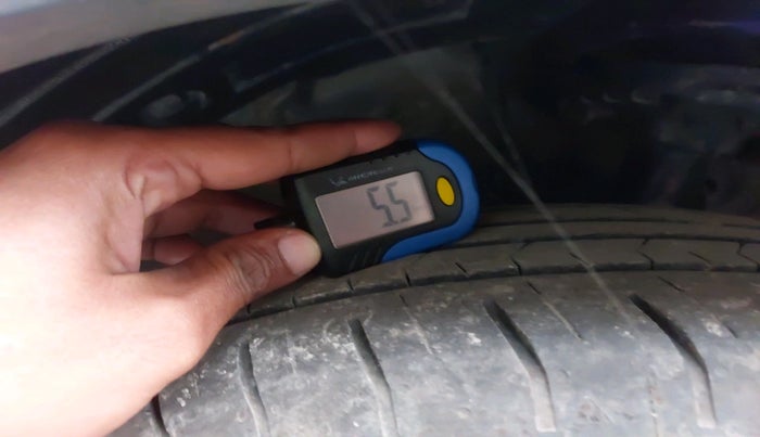 2021 Hyundai VENUE S 1.2, Petrol, Manual, 17,456 km, tyre