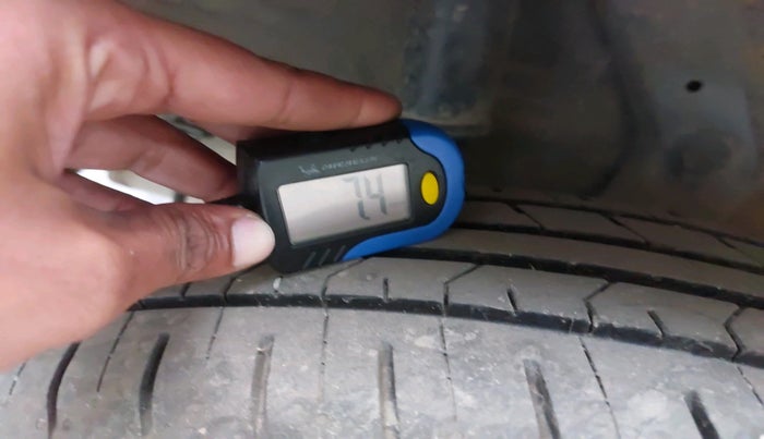 2021 Hyundai VENUE S 1.2, Petrol, Manual, 17,456 km, tyre