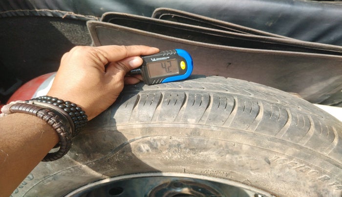 2020 Maruti Swift LXI, Petrol, Manual, 84,109 km, tyre