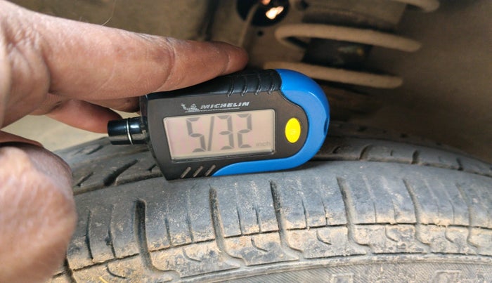 2016 Maruti Alto 800 LX CNG, Petrol, Manual, 1,15,762 km, tyre