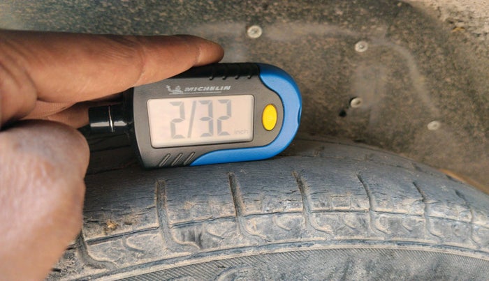 2016 Maruti Alto 800 LX CNG, Petrol, Manual, 1,15,762 km, tyre