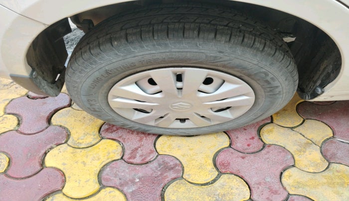 2017 Maruti Swift Dzire LDI, Diesel, Manual, 88,118 km, tyre