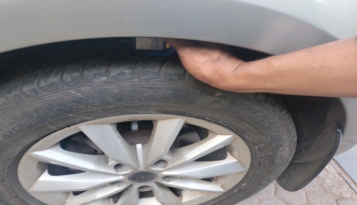 2014 Skoda Octavia ELEGANCE 1.8 TSI AT, Petrol, Automatic, 1,11,705 km, tyre