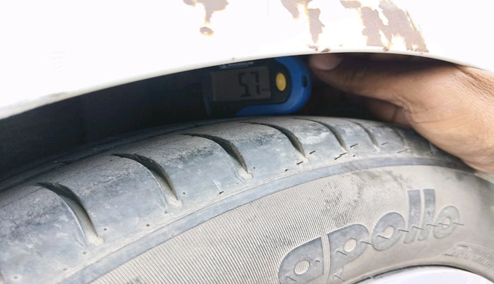 2015 Hyundai Grand i10 SPORTZ 1.2 KAPPA VTVT, Petrol, Manual, 1,43,994 km, tyre