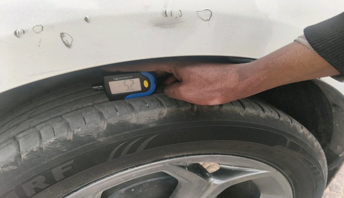 2018 Ford Ecosport TITANIUM 1.0L ECOBOOST SPORTS(SUNROOF), Petrol, Manual, 1,00,090 km, tyre