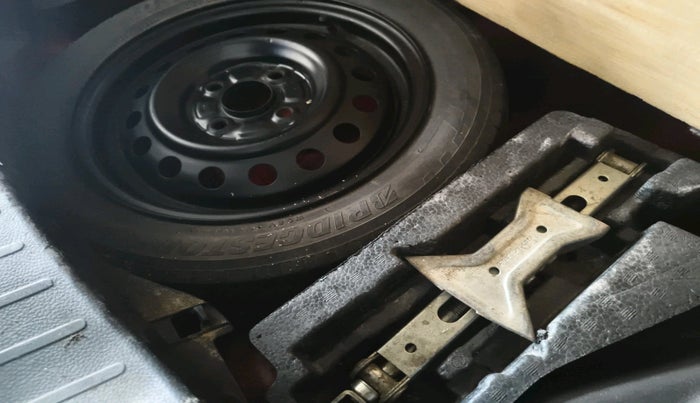 2016 Maruti Wagon R 1.0 VXI AMT, Petrol, Automatic, 1,22,748 km, tyre