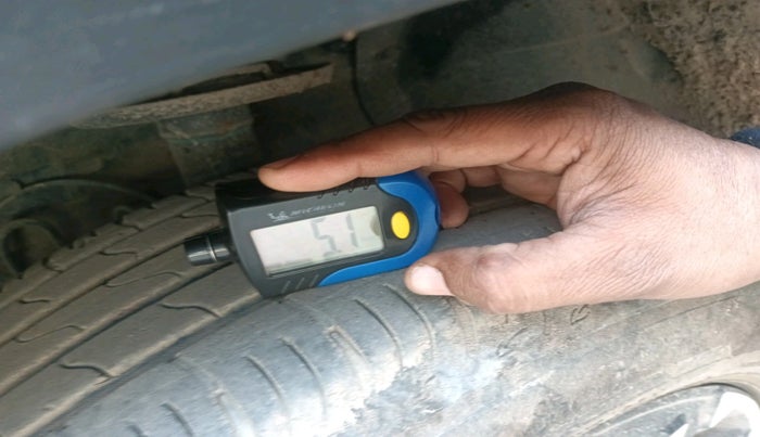 2022 Maruti BREZZA VXI SMART HYBRID, Petrol, Manual, 28,943 km, tyre