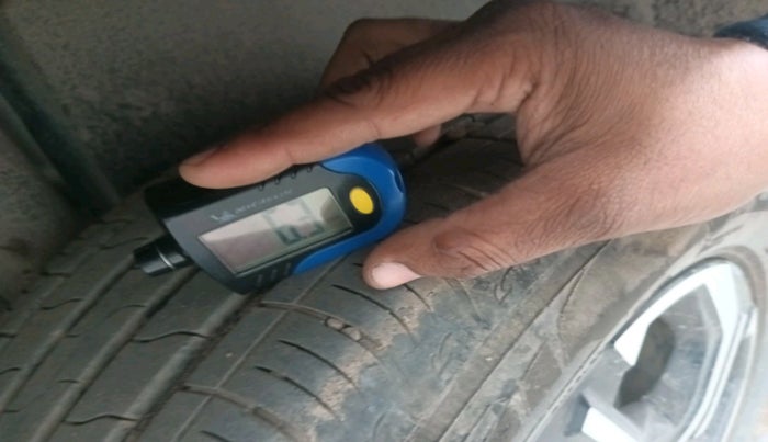 2022 Maruti BREZZA VXI SMART HYBRID, Petrol, Manual, 28,943 km, tyre