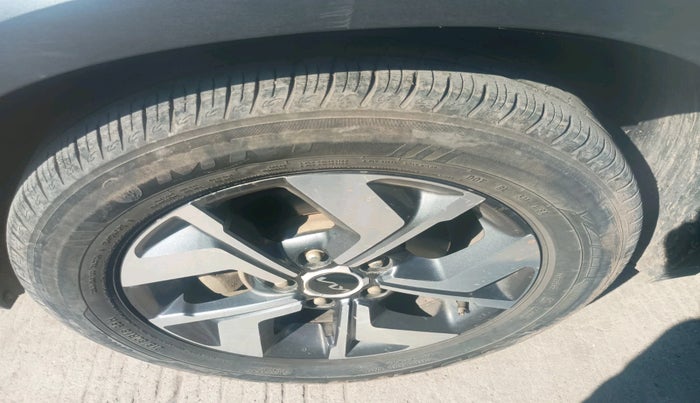 2021 KIA SONET HTX 1.5, Diesel, Manual, 93,363 km, tyre