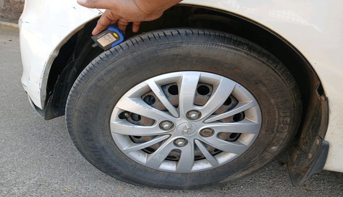 2013 Hyundai i10 MAGNA 1.1, Petrol, Manual, 65,104 km, tyre