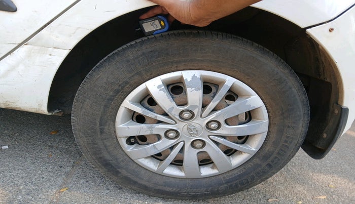 2013 Hyundai i10 MAGNA 1.1, Petrol, Manual, 65,104 km, tyre