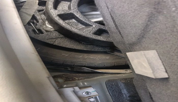 2024 Mahindra XUV300 W8 1.5 DIESEL, Diesel, Manual, 79,778 km, tyre