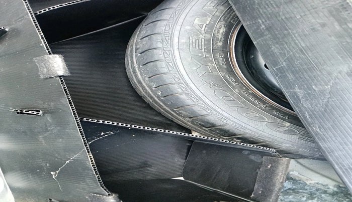 2012 Toyota Etios G, Petrol, Manual, 66,424 km, tyre