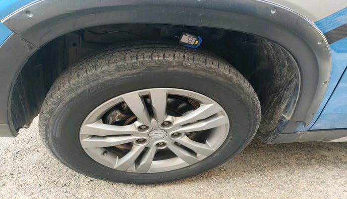 2016 Maruti Vitara Brezza ZDI PLUS, Diesel, Manual, 79,702 km, tyre