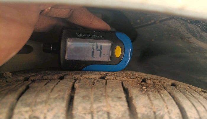 2020 Maruti Swift LXI, Petrol, Manual, 1,09,748 km, tyre