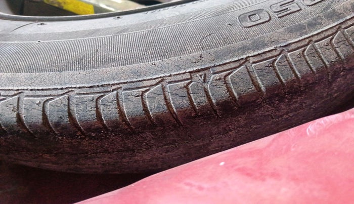 2012 Hyundai i10 SPORTZ 1.2 AT, Petrol, Automatic, 96,670 km, tyre