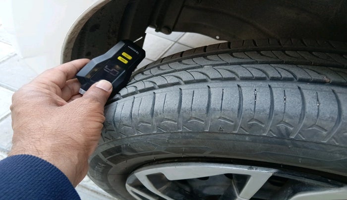 2015 Maruti Wagon R 1.0 VXI, Petrol, Manual, 79,933 km, tyre