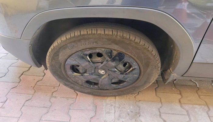 2022 Tata PUNCH ADVENTURE AMT, Petrol, Automatic, 30,297 km, tyre