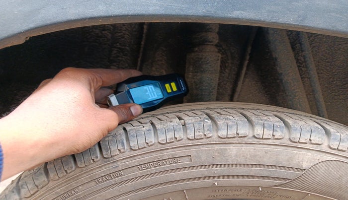 2017 Renault Kwid RXT 1.0, Petrol, Manual, 78,464 km, tyre