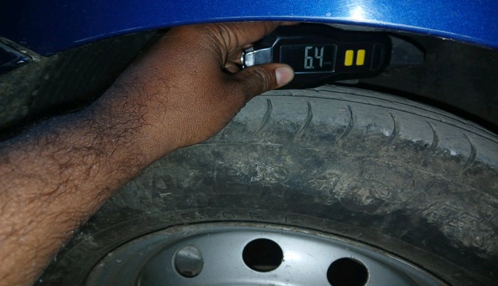 2015 Hyundai Eon D-LITE+, Petrol, Manual, 26,070 km, tyre