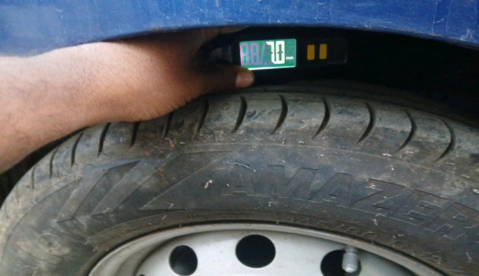 2015 Hyundai Eon D-LITE+, Petrol, Manual, 26,070 km, tyre