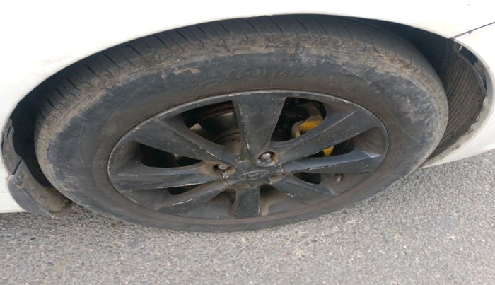 2013 Hyundai Verna FLUIDIC 1.6 CRDI SX, Diesel, Manual, 1,08,150 km, tyre