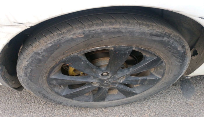 2013 Hyundai Verna FLUIDIC 1.6 CRDI SX, Diesel, Manual, 1,08,150 km, tyre