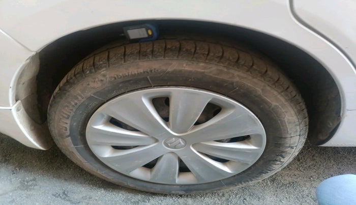 2017 Maruti Ertiga VXI CNG, Petrol, Manual, 1,11,525 km, tyre