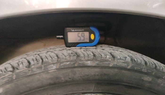 2010 Maruti Zen Estilo LXI, Petrol, Manual, 1,05,042 km, tyre