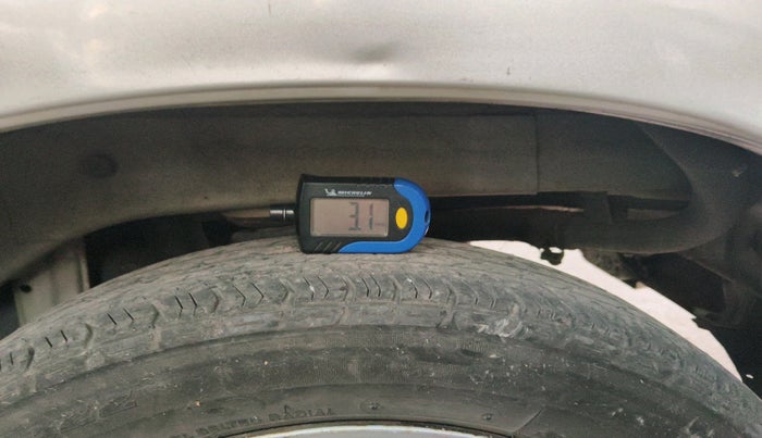 2010 Maruti Zen Estilo LXI, Petrol, Manual, 1,05,042 km, tyre