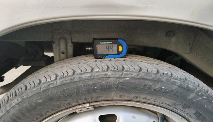 2010 Maruti Zen Estilo LXI, Petrol, Manual, 1,05,042 km, tyre