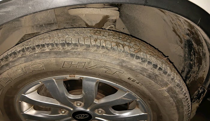 2016 Mahindra XUV500 W10, Diesel, Manual, 28,483 km, tyre