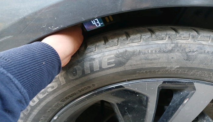 2021 Tata ALTROZ XZ PETROL, Petrol, Manual, 34,055 km, tyre