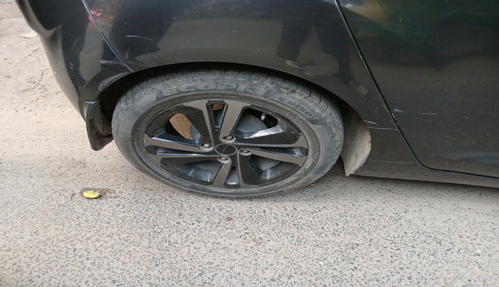 2021 Tata ALTROZ XZ PETROL, Petrol, Manual, 34,055 km, tyre