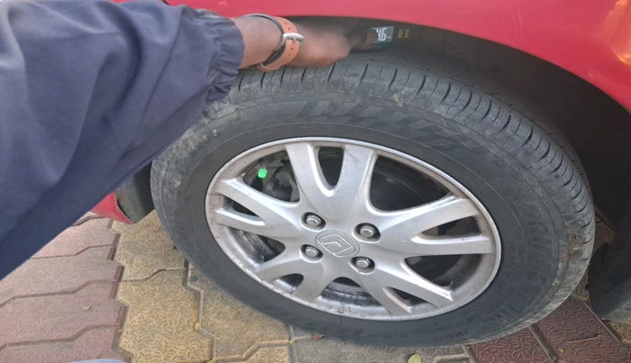 2012 Honda Brio V MT, Petrol, Manual, 86,039 km, tyre