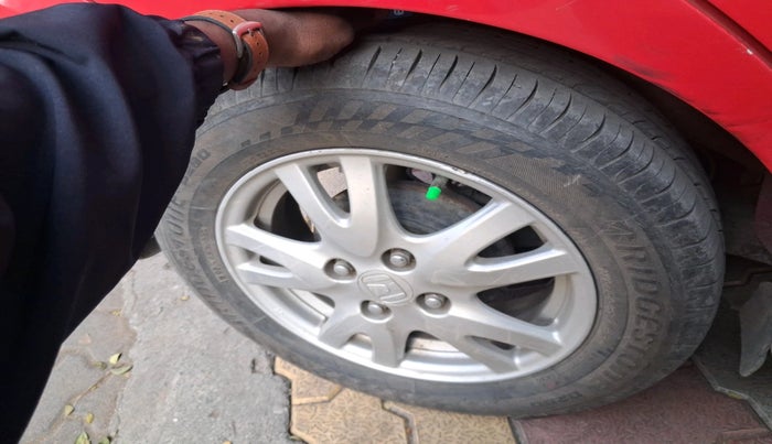 2012 Honda Brio V MT, Petrol, Manual, 86,039 km, tyre