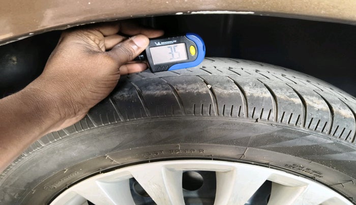 2016 Maruti Ciaz VDI+ SHVS, Diesel, Manual, 1,48,134 km, tyre