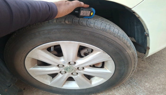 2011 Toyota Corolla Altis G PETROL, Petrol, Manual, 20,417 km, tyre