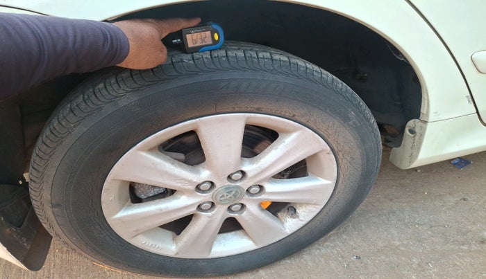 2011 Toyota Corolla Altis G PETROL, Petrol, Manual, 20,417 km, tyre