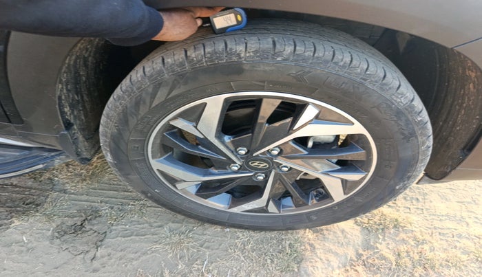 2023 Hyundai Creta EX 1.5 PETROL, Petrol, Manual, 30,335 km, tyre