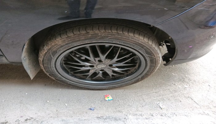 2015 Renault Lodgy 110 PS RXL 8STR, Diesel, Manual, 1,13,483 km, tyre