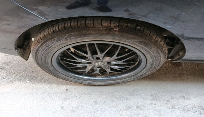 2015 Renault Lodgy 110 PS RXL 8STR, Diesel, Manual, 1,13,483 km, tyre