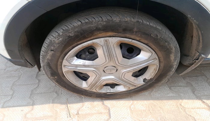 2022 Tata NEXON XM SUNROOF PETROL, Petrol, Manual, 37,745 km, tyre