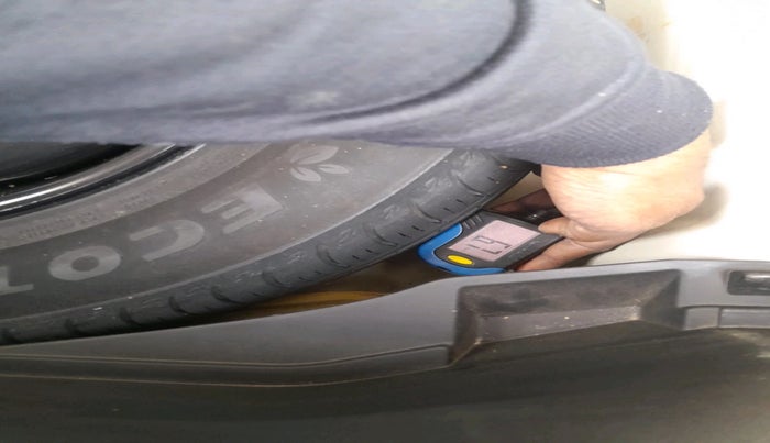 2024 Maruti Swift VXi (O), Petrol, Manual, 12,895 km, tyre