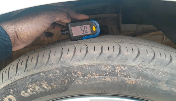 2024 Maruti Swift VXi (O), Petrol, Manual, 12,895 km, tyre