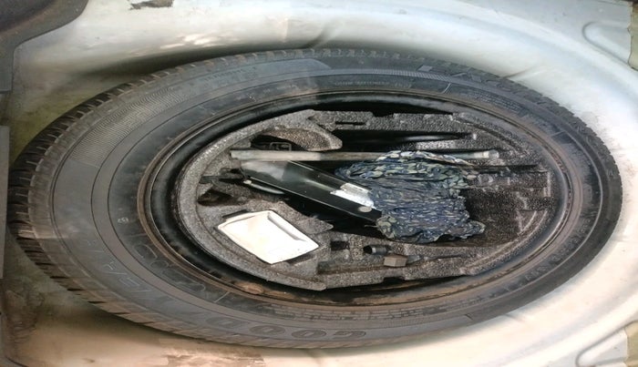 2014 Skoda Superb ELEGANCE 2.0 TDI CR AT, Diesel, Automatic, 1,19,430 km, tyre