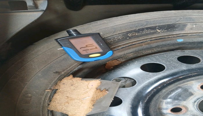 2011 Maruti Wagon R 1.0 VXI, Petrol, Manual, 59,294 km, tyre