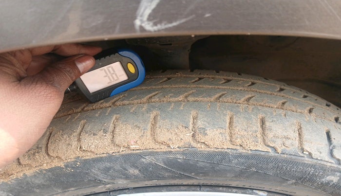 2011 Maruti Wagon R 1.0 VXI, Petrol, Manual, 59,294 km, tyre