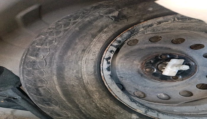 2013 Hyundai i20 MAGNA (O) 1.2, Petrol, Manual, 35,413 km, tyre